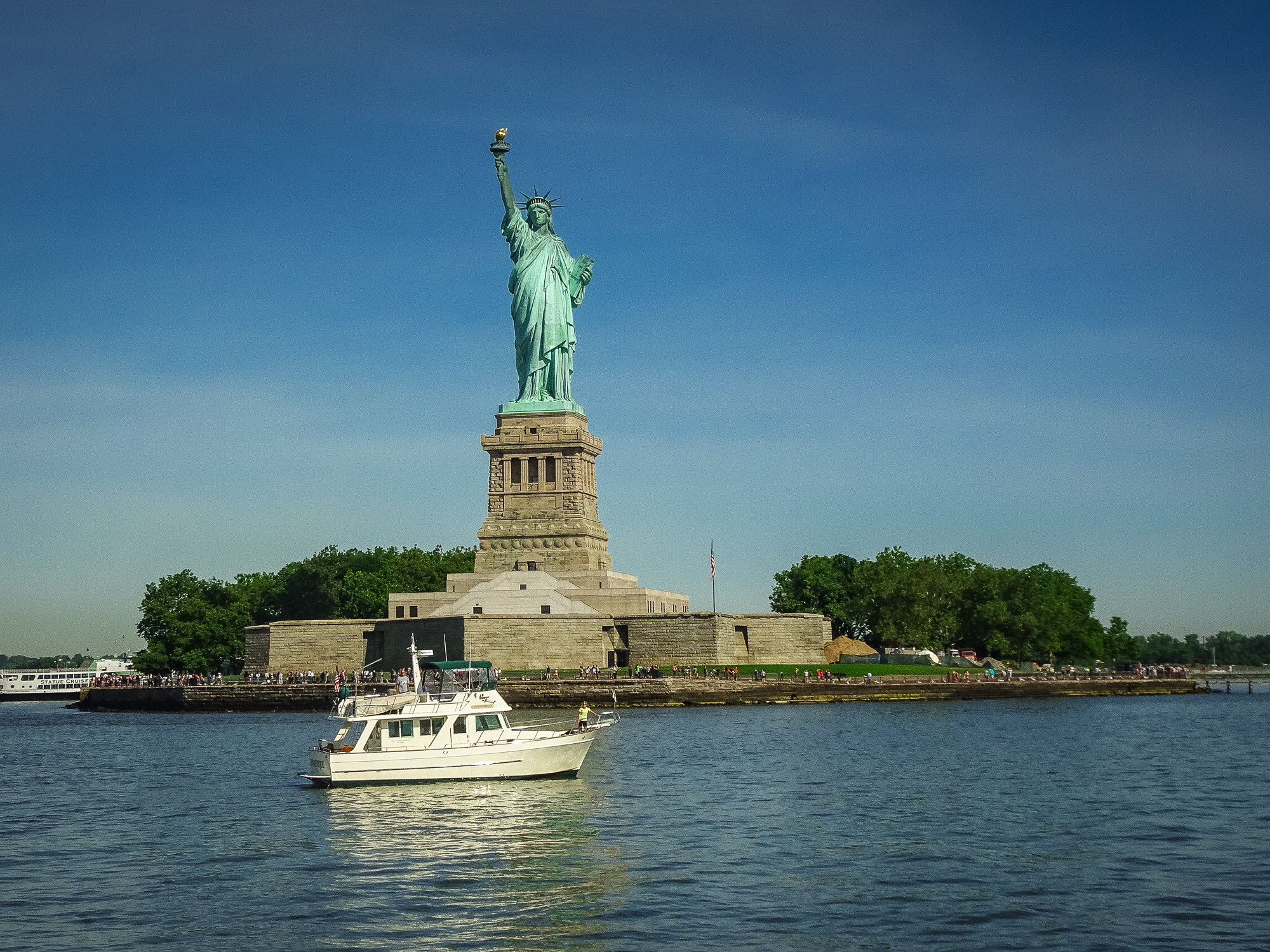 Can You Swim In The Hudson River By The Statue Of Liberty Cruising The Big Apple And The Hudson Rivercommuter Cruiser Commuter Cruiser